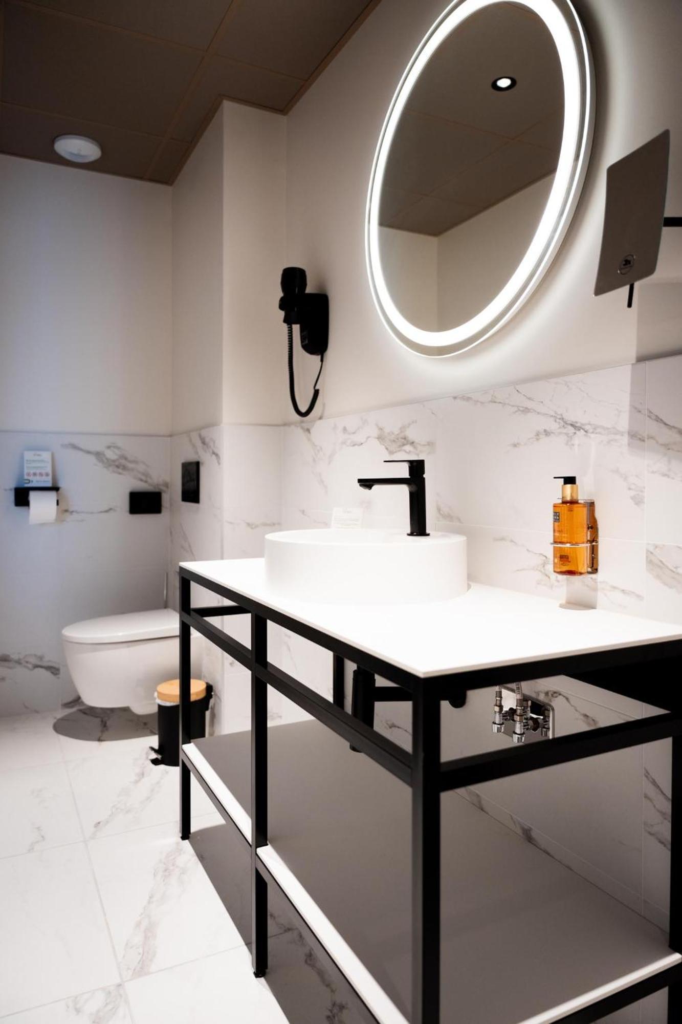 Bo Hotels Ambronay Экстерьер фото
