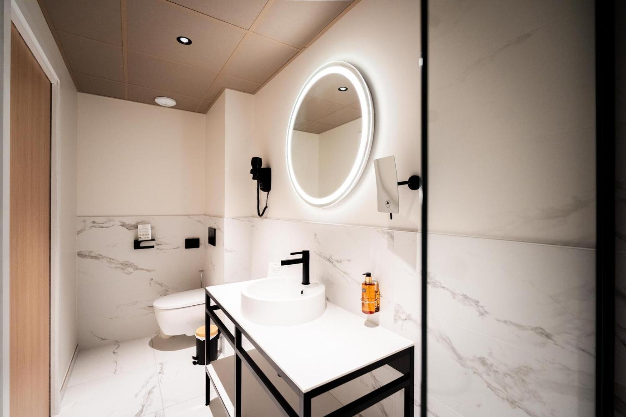 Bo Hotels Ambronay Экстерьер фото
